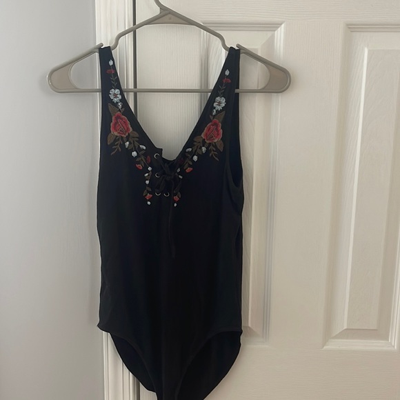 American Eagle Bodysuit - Picture 1 of 3